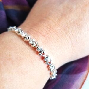 Elegant Silvertone Avon V Shaped Tennis Bracelet With Clear Rhinestones EUC